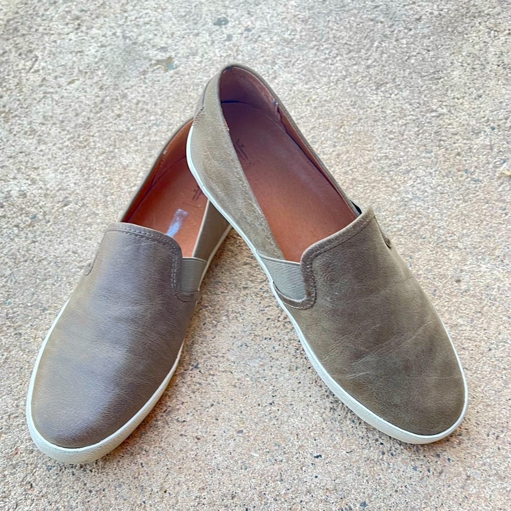 The Frye Company 3479264-ASH Dylan Women's Brown Leather Slip On Sneaker Sz.10M